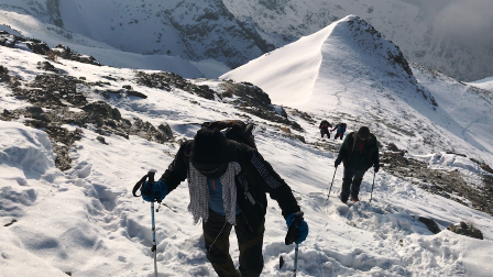 عکس تیم کوهنوردی پالایشگاه سوم