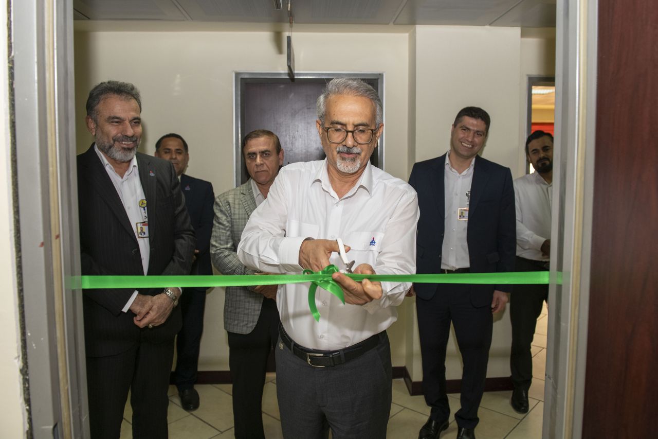 AzwCmsCore.Extend.Fields.StringField